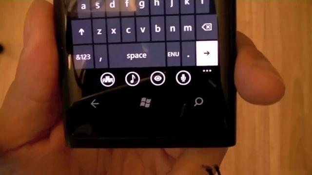 Nokia Lumia 800 Review: Nokia Gives Apple's iPhone a Run for Its Money смотреть онлайн