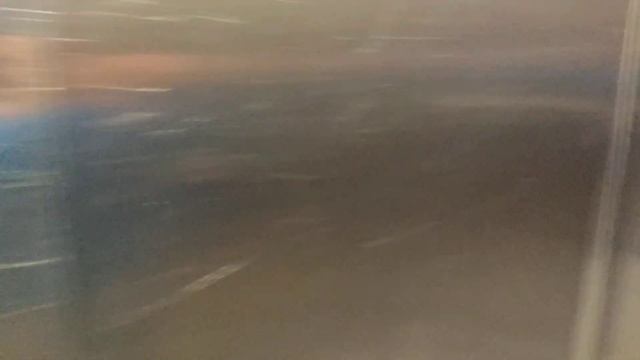 Przejazd windą KONE z piętra -1 na 0 смотреть онлайн