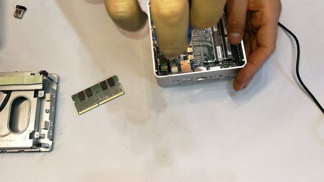 Intel NUC not turning on - disassembly and fault tracing - faulty switch смотреть онлайн