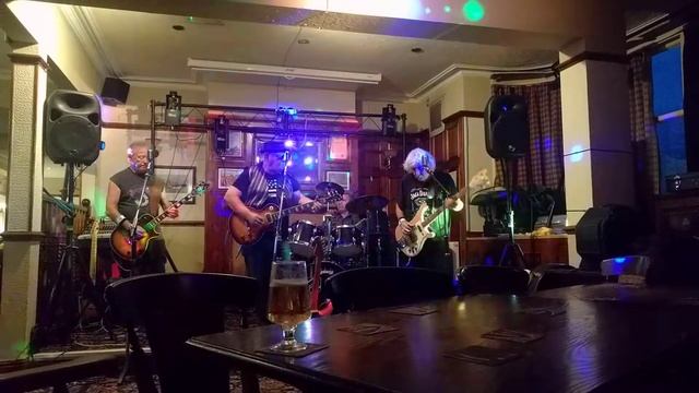 Early Mac Band cover Man Of The World by Fleetwood Mac live at The Steamer, Fleetwood смотреть онлайн
