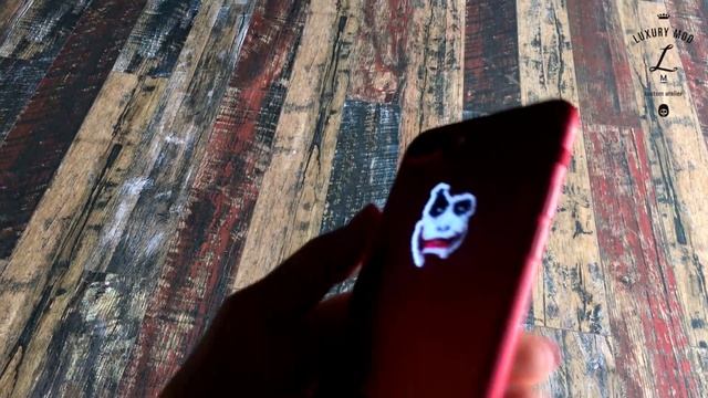 iPhone 7 Plus Red со светящимся Джокером смотреть онлайн