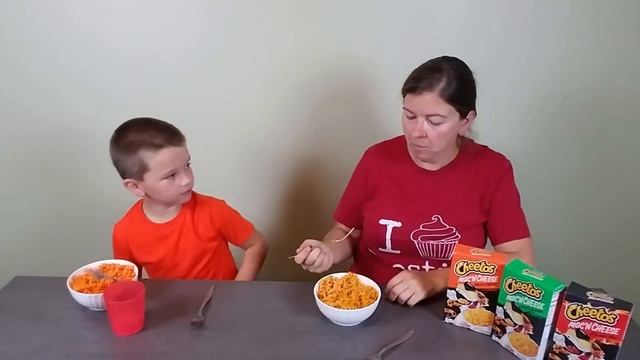 Tasting All 3 Flavors Of The New Cheetos Mac'N Cheese - Can LD Handle The Heat?!
