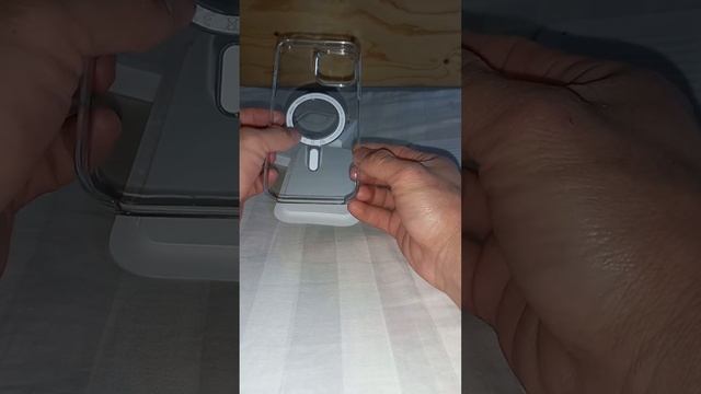 Spot the Original Clear Case with Magsafe for iPhone 13 Pro Max смотреть онлайн