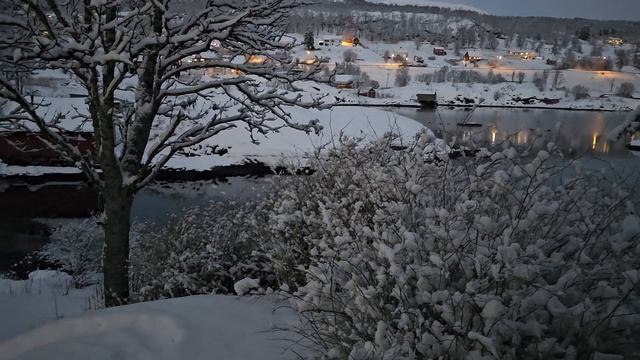 I wake up and see outside the window much of snow today смотреть онлайн