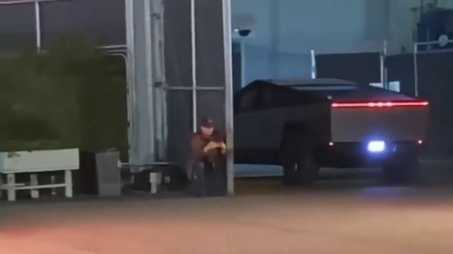 Tesla Part 2: Mobil Tesla Cybertruck смотреть онлайн