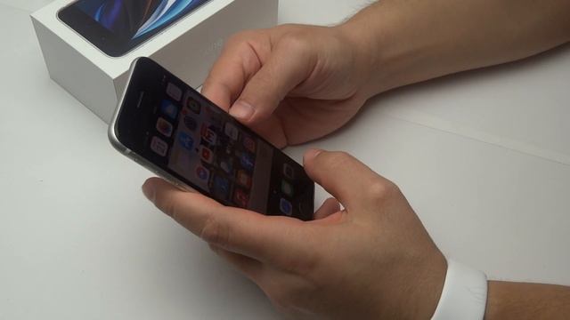 iPhone se 2020 after half year of use смотреть онлайн