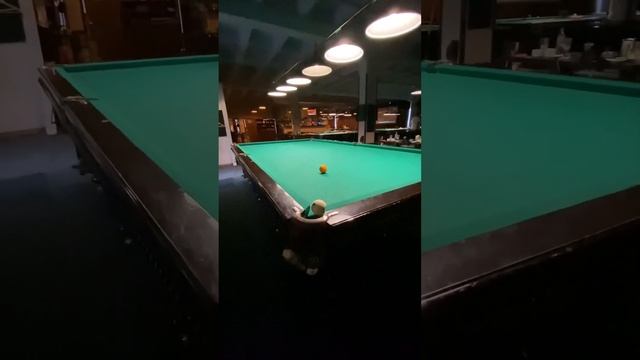 Забиваю с борта от трёх бортов. Бильярд смотреть онлайн
