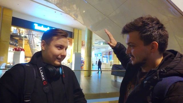 Очередь за iPhone X смотреть онлайн