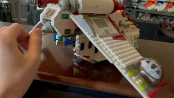 LEGO STAR WARS 7163 REPUBLIC GUNSHIP REVIEW