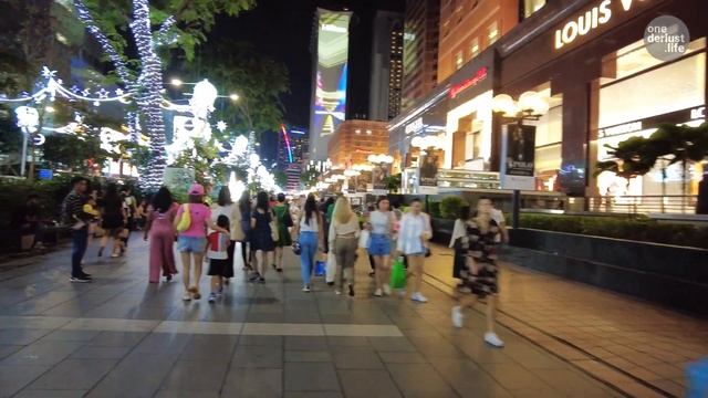 Singapore Christmas Light 2022 at Orchard Walking Tour (4K UHD) смотреть онлайн