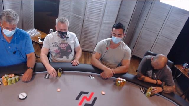Poker Time: Bluffing the River with 10-5! смотреть онлайн