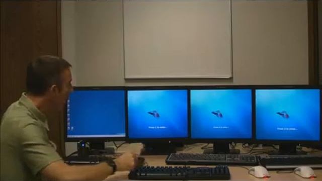 Green-pc son 4 estaciones en Windows MultiPoint Server 2010 смотреть онлайн