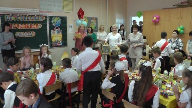 Выпускной 4 класс В 31 мая 2017  часть 3