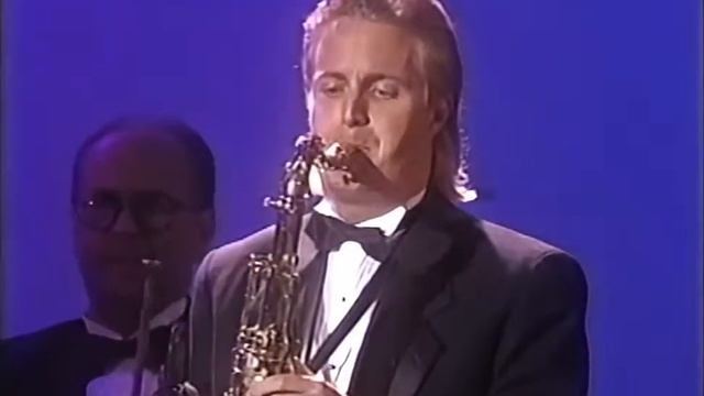 Madonna - Fever (Live at Arsenio Hall) смотреть онлайн
