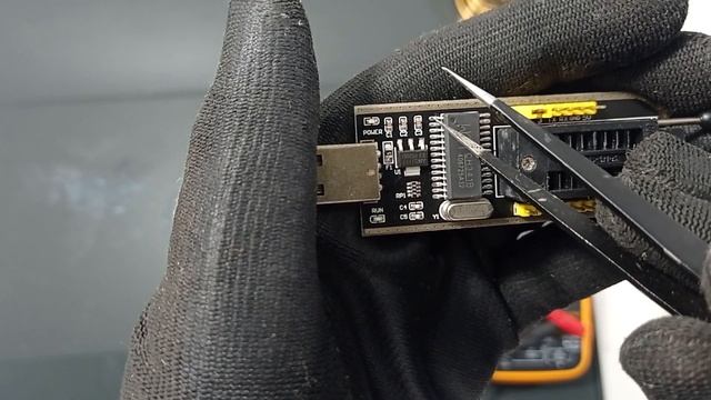 Evite QUEIMAR CHIP DE BIOS! Como corrigir erro de projeto da gravadora CH341A. смотреть онлайн