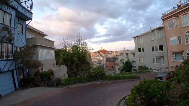 Lombard Street in San Francisco Sunday Afternoon смотреть онлайн