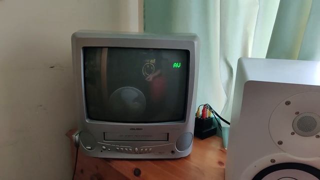 Hooking up a Modern PC to a CRT TV using an ATI HD 7750 and Adapters Galore! смотреть онлайн