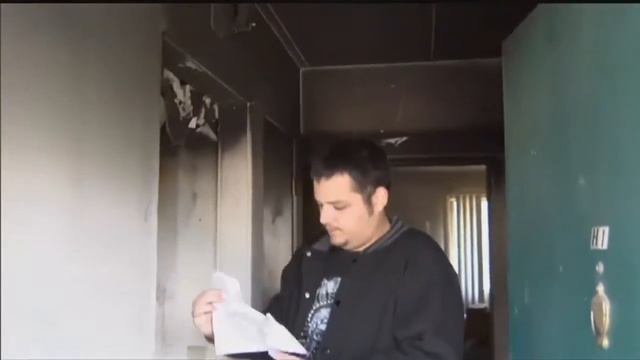 Man narrowly escapes apartment fire Lincoln Police rescue his girlfriend who he couldn't wake up смотреть онлайн