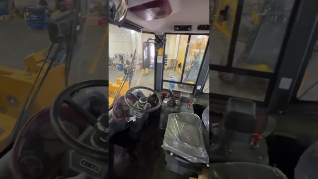 Огромный фронтальный погрузчик из Китая ! смотреть онлайн