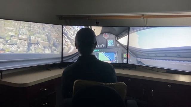 Darkstar on triple monitors above NYC - distortion-free after MSFS SU10 смотреть онлайн