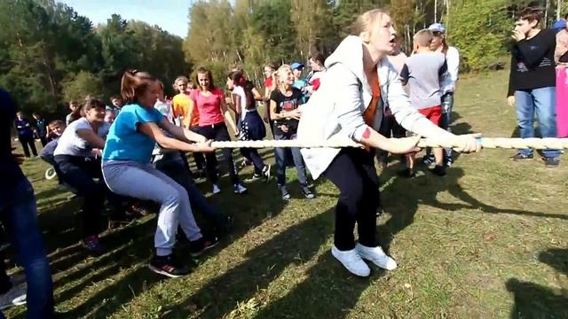 2 школа. День здоровья. 21.9.2016. Перетягивание каната. Финал2 смотреть онлайн