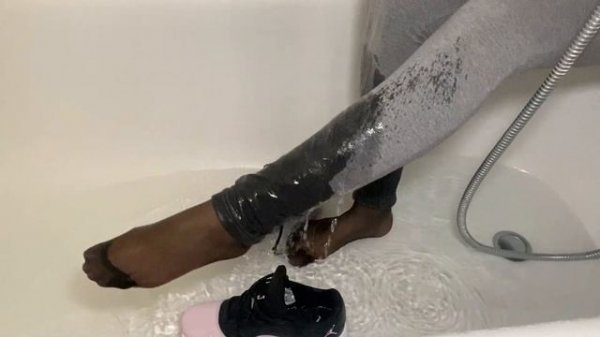wetlook | wet shoes | wet nylons