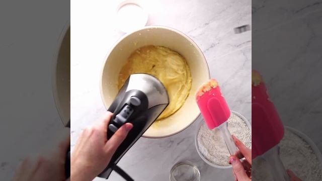 German Apple Cake смотреть онлайн