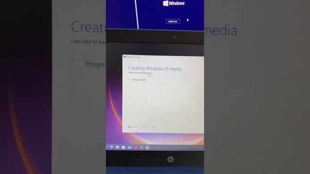 Installing Windows 11 Professional on launch day! смотреть онлайн