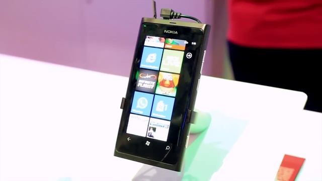 CES 2012 Nokia Lumia 800 Windows Phone смотреть онлайн