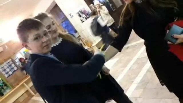 Школьники курят VAPE-опасно!!