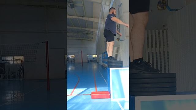 Прыжки на тумбу #shorts смотреть онлайн