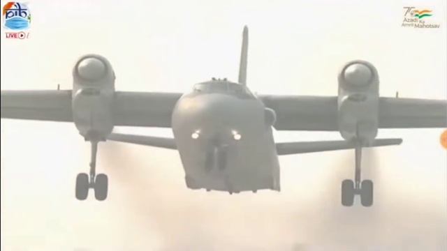 jaguar aircraft landing for Purvanchal expressway Sultanpur смотреть онлайн