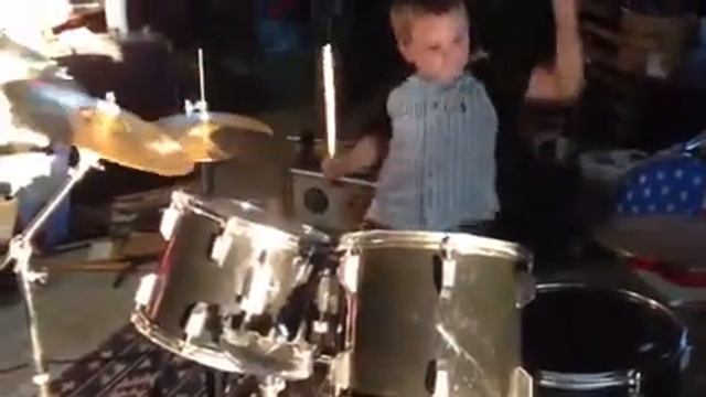 Travis Barker jr. смотреть онлайн