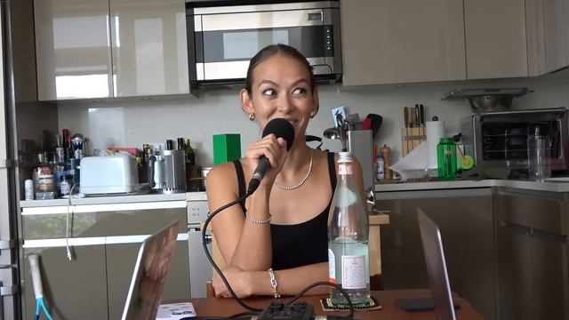 Public Enema No. 1 with Emily Oberg смотреть онлайн