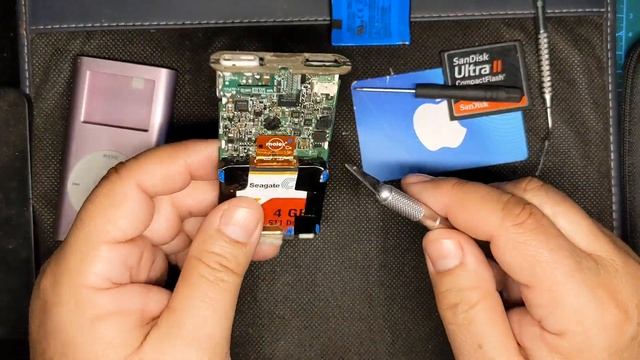 iPod Mini Modificar con Tarjeta Compact Flash CF SSD Upgrade смотреть онлайн