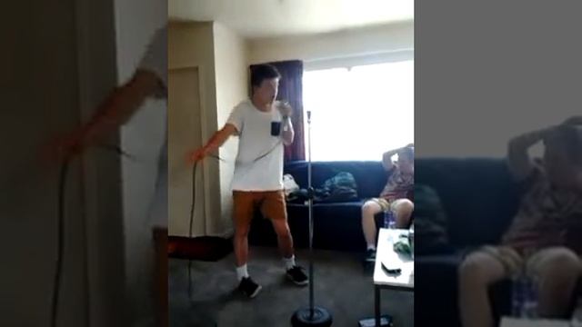 Trent Singing - Shut Up And Dance смотреть онлайн