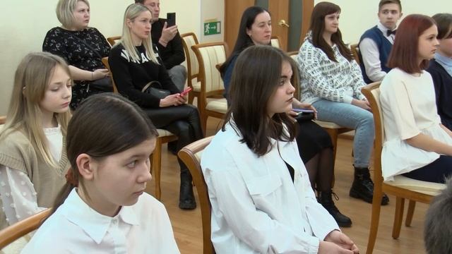 Ивантеевские подростки получили паспорта в торжественной обставновке смотреть онлайн