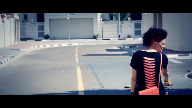 The Girl Chana feat. Elaj - Just Wanna Have You (Official Music Video) смотреть онлайн