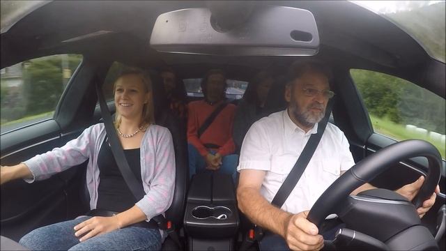 Tesla Model S P85D (700HP) Insane Launch mode reactions смотреть онлайн