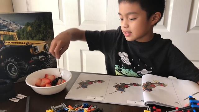 Building Lego Technic Jeep Rubicon 42122 смотреть онлайн