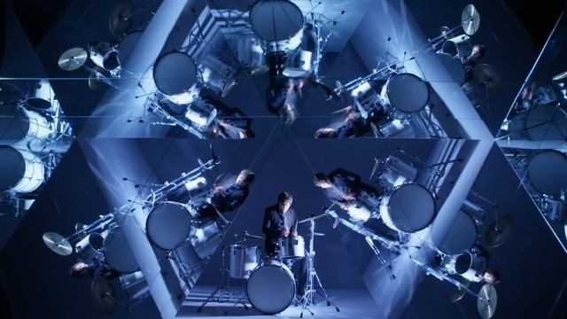 Paul Weller - Brand New Toy (Official Video) смотреть онлайн