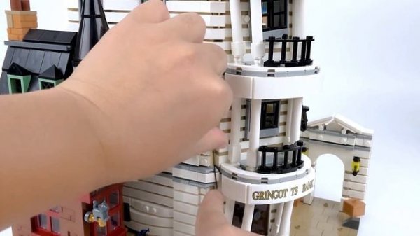 Install Lightailing Light Kit For Lego Gringotts™ Wizarding Bank 76417