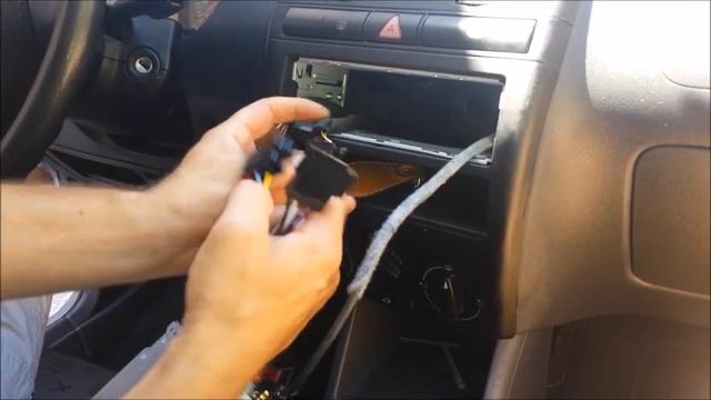 Démontage radio blaupunkt sur seat et montage radio pioneer bluetooth+ bricole testeur смотреть онлайн