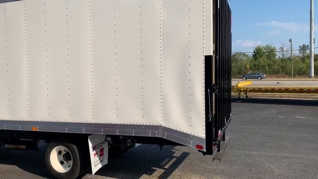 2019 Isuzu NPR Gas with 18’ Landscape Body смотреть онлайн