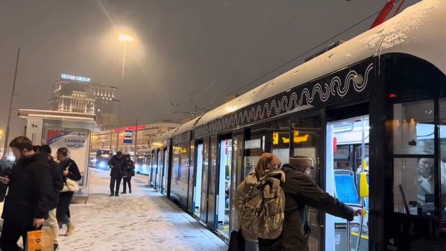 Трамвай 71-931М ”Витязь - Москва” следует по маршруту 50 ”ДК Компрессор - м. Новослободская” смотреть онлайн