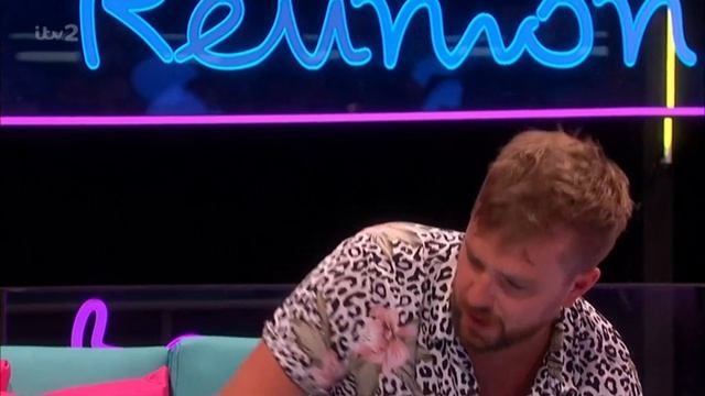 Iain Stirling Shares Some of His Favourite Moments | Love Island Reunion 2019 смотреть онлайн