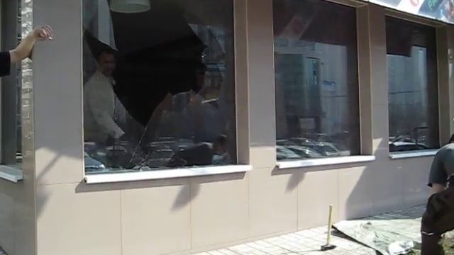 Замена стеклопакета в кафе "Капля" смотреть онлайн