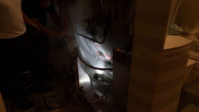 MRI Magnet Quench - Helium Cryogen Release смотреть онлайн