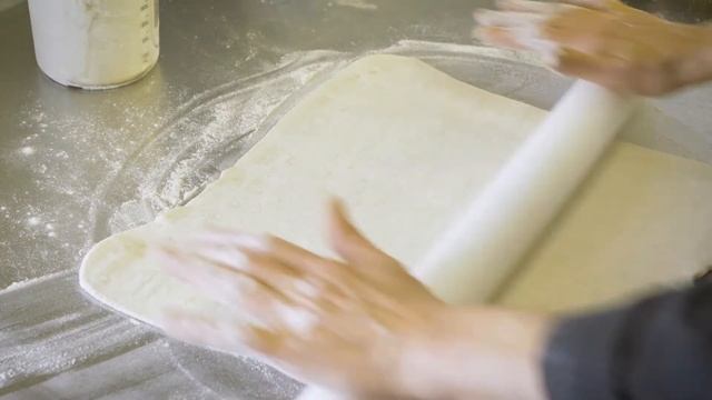 How to Make a Banana and Toffee Tatin смотреть онлайн