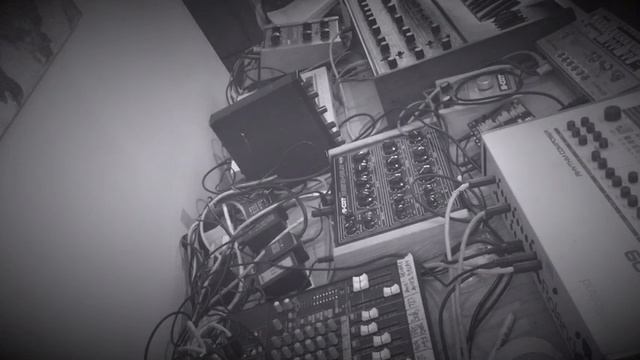 HYDROGEN JUKE BOX (Instrumental Jam) by STRAIT-JACKIT. смотреть онлайн